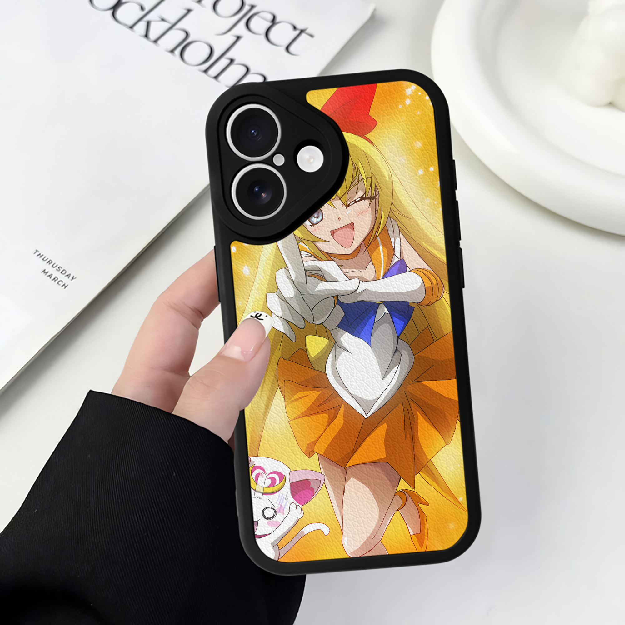 （画像用） 美少女戦士セーラームーン Sailor Moon 【iPhone 16シリーズ対応】シリコンスマホケース（レザー調） 材質：シリコン